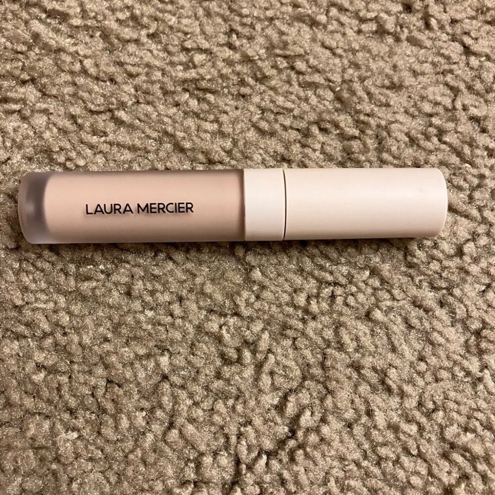 NWOT Laura Mercier Real Flawless Weightless Perfecting Concealer - 0N1 - Picture 2 of 6